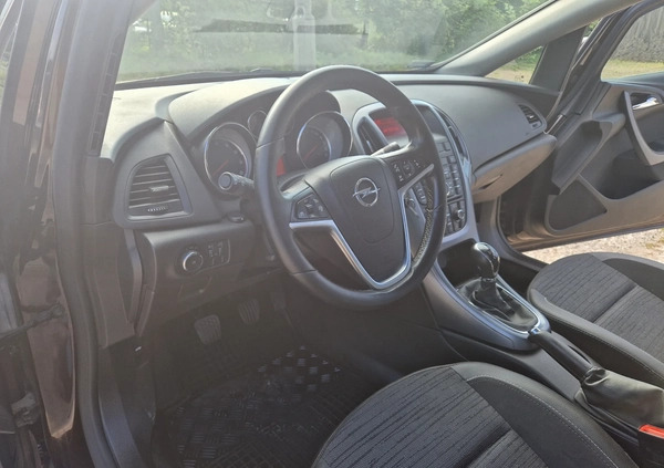 Opel Astra cena 35000 przebieg: 144350, rok produkcji 2016 z Warszawa małe 67